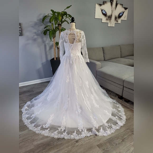 Rhinestone Wedding dress - Picture 10 of 16